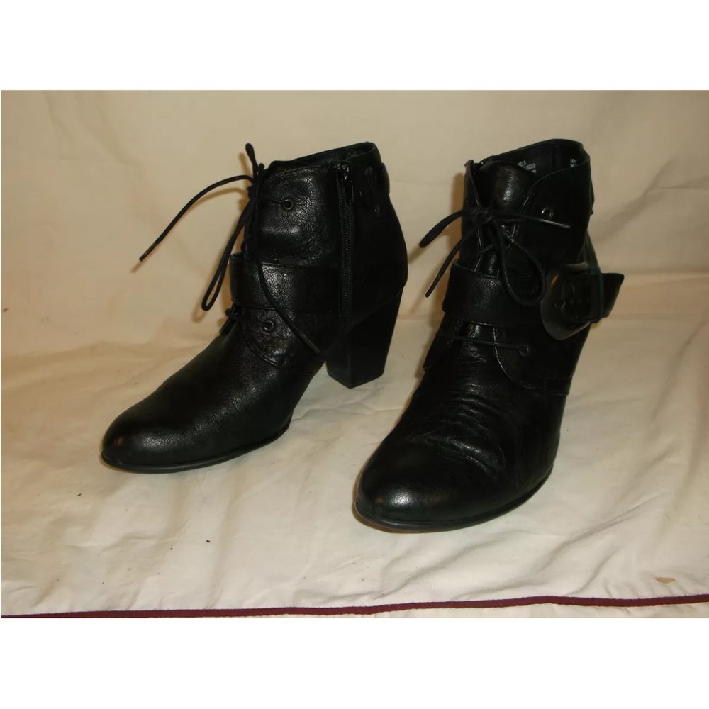 Born Crown ankle boot high heel black distressed Leather lace up zip  buckle 9 M